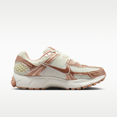 Nike Zoom Vomero 5 Rose Gold in Sail / Rose Gold / Rose Gold - view 3