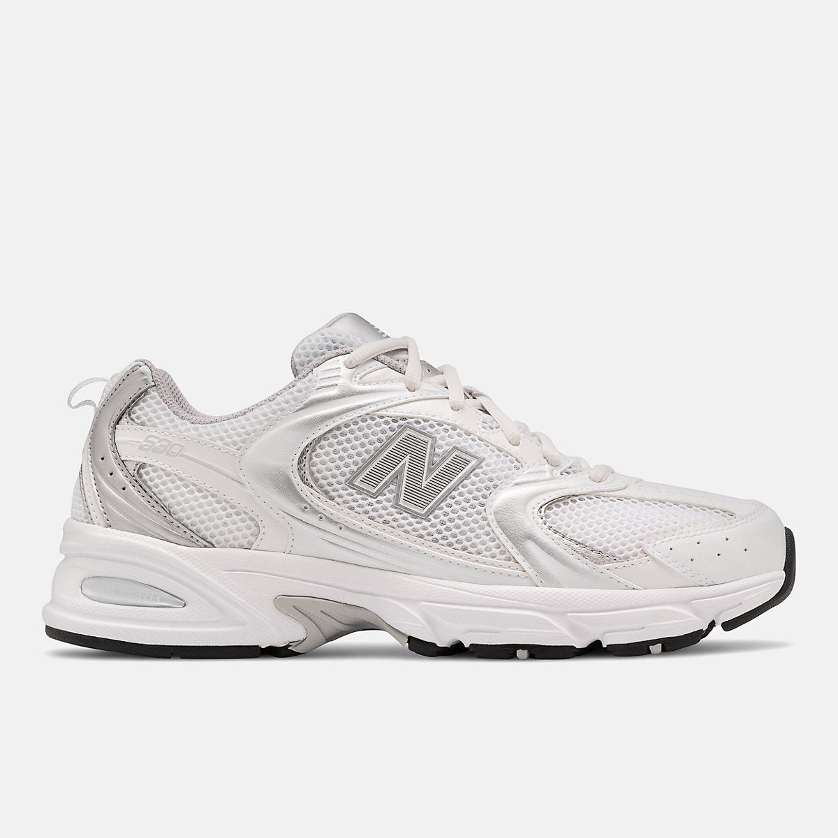 New Balance 530 in White / Silver Metallic