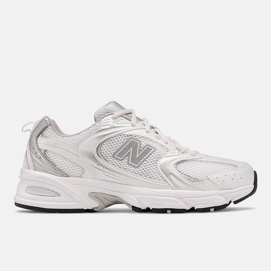 New Balance 530 in White / Silver Metallic
