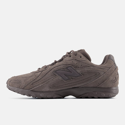 New Balance 204L in Cortado - view 2